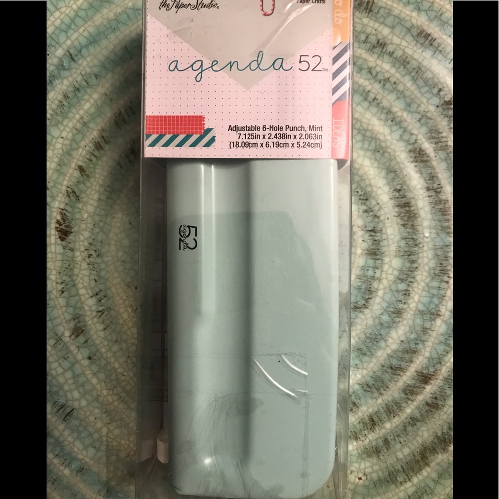 Agenda 52 planner Adjustable whole punch
